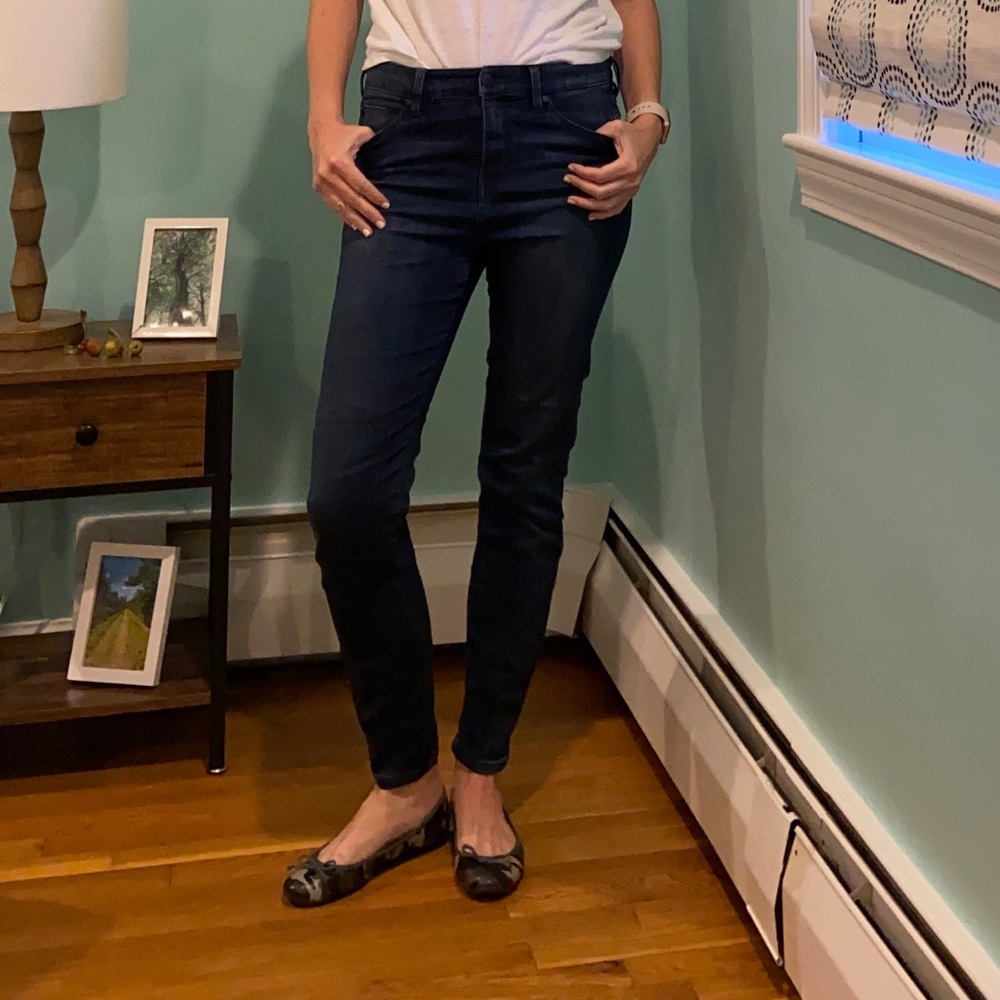 Liverpool, size 6, indigo color jeans